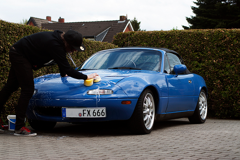Illustration for article titled The Ten Best Cars For The Super Drunk Passenger